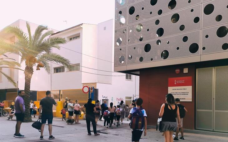 El Gobierno de Benidorm elimina el refuerzo de limpieza en todos los colegios de la ciudad sin informar a la comunidad educativa